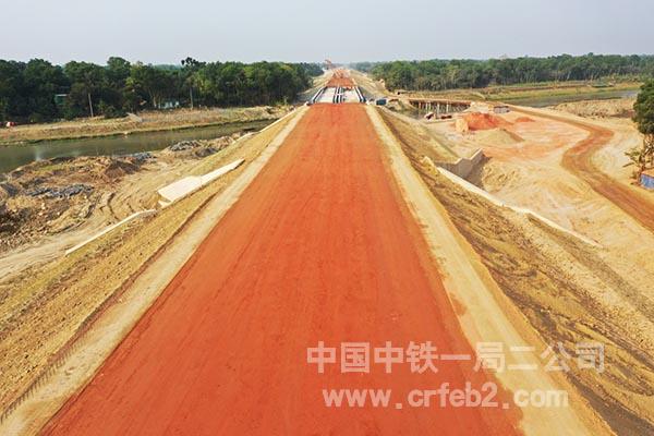 孟加拉铁路项目路基表层施工完成