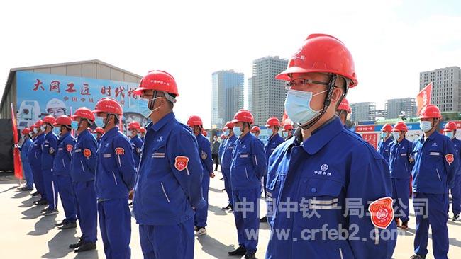 誓师大会现场群安员队列