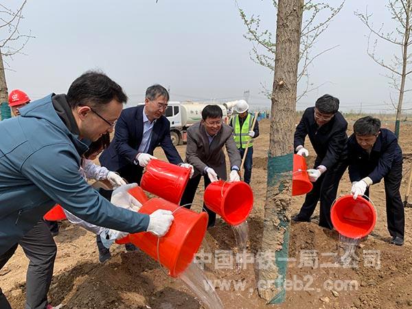 共同浇水