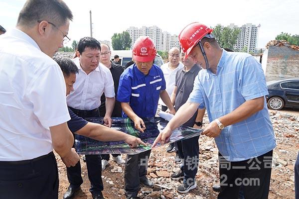 现场听取项目汇报